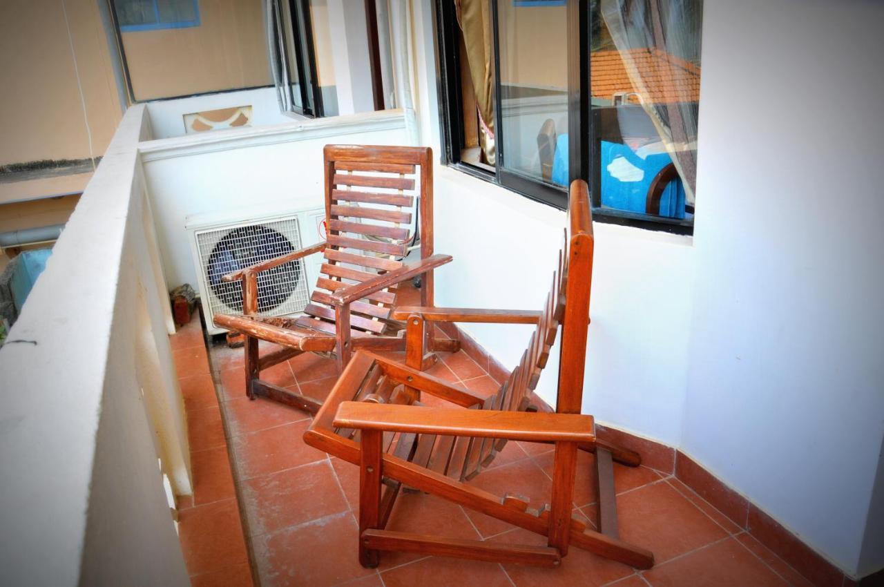 Blumarine Guest House Negombo Extérieur photo